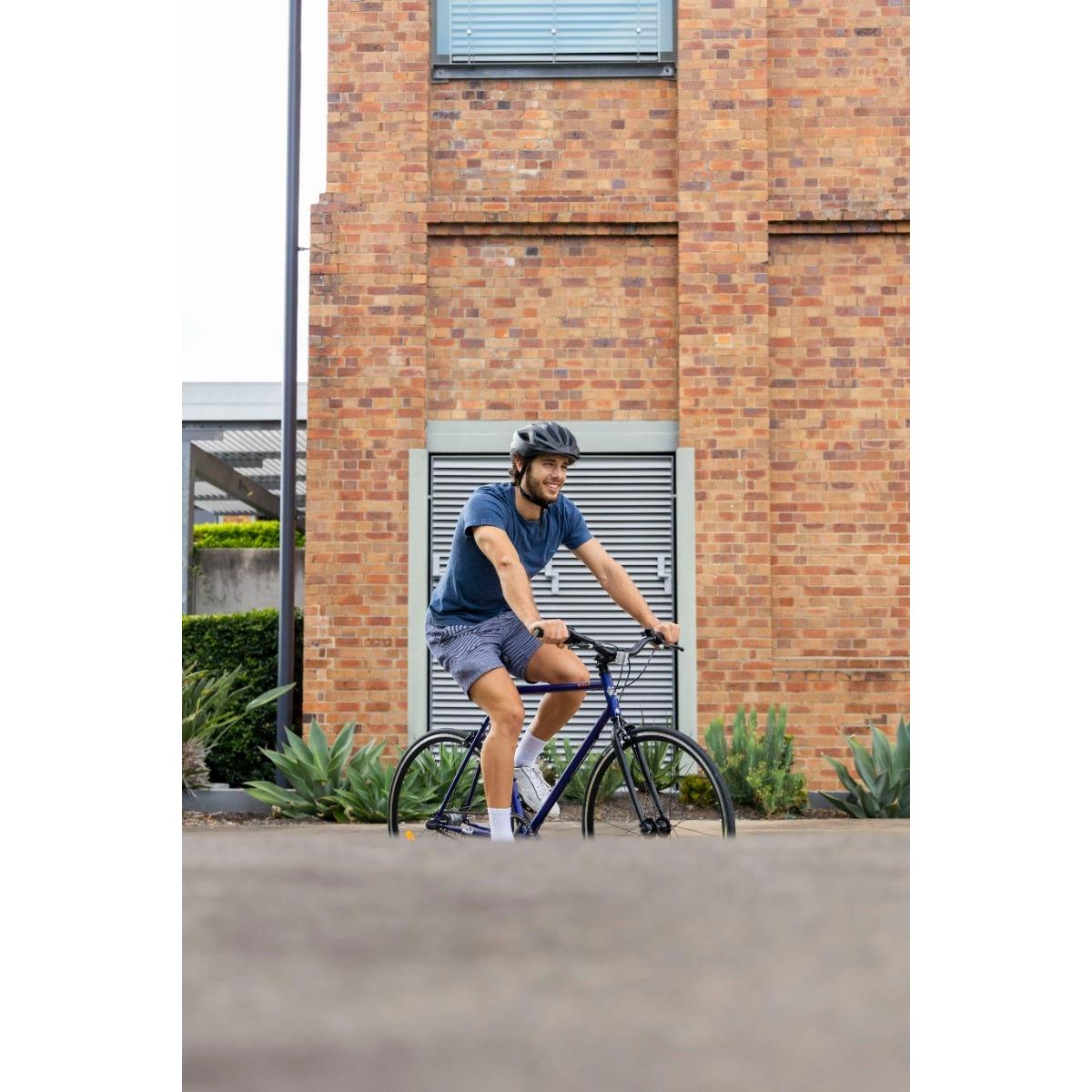 Pedal Messenger 3 Berlin Flat Bar Road Bike Midnight Blue