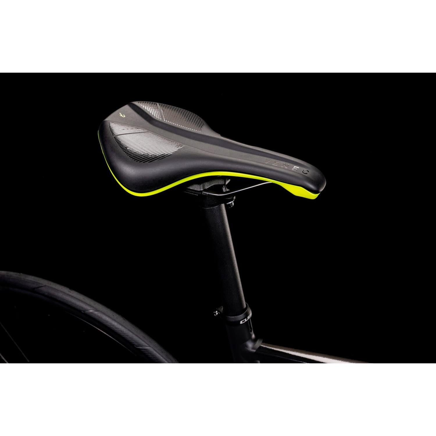 Cube Attain Race Road Bike Black 'n' White