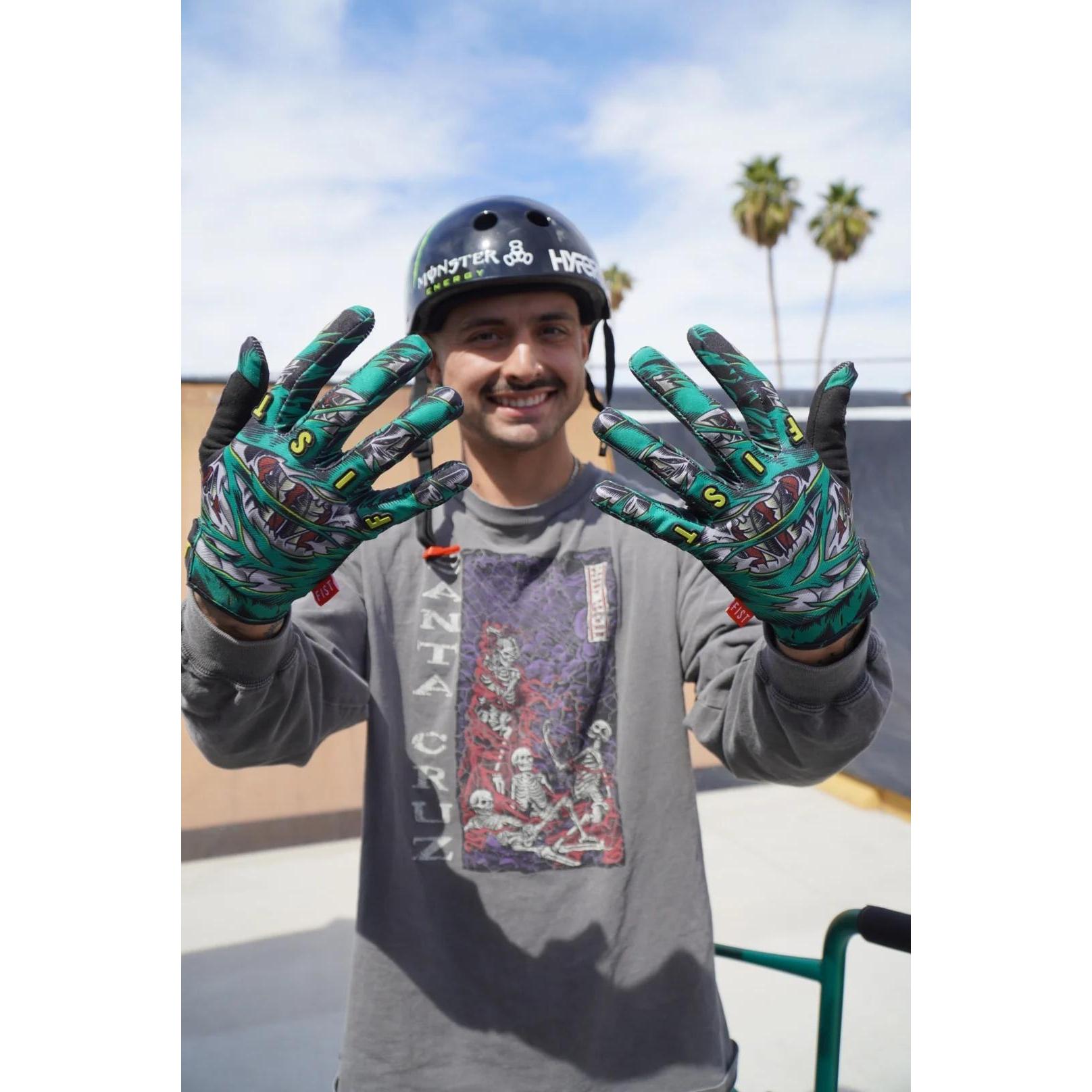 Fist Strapped Gloves Daniel Sandoval - Sandman Green