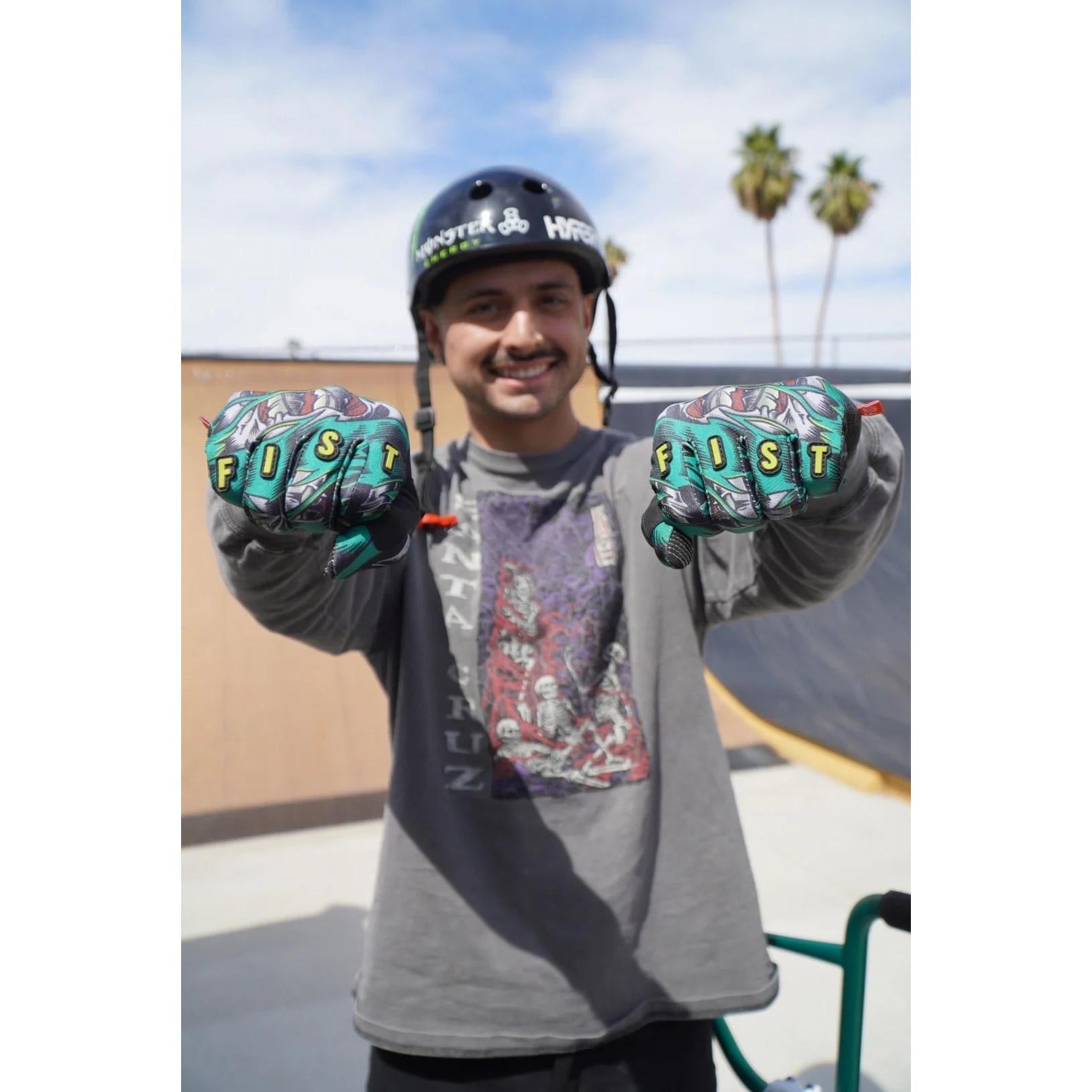 Fist Strapped Gloves Daniel Sandoval - Sandman Green