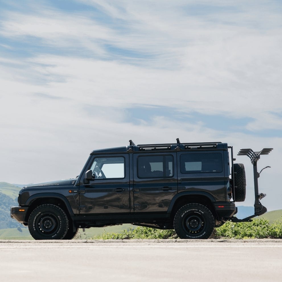 Thule ReVert 6-Bike Vertical Hitch Rack
