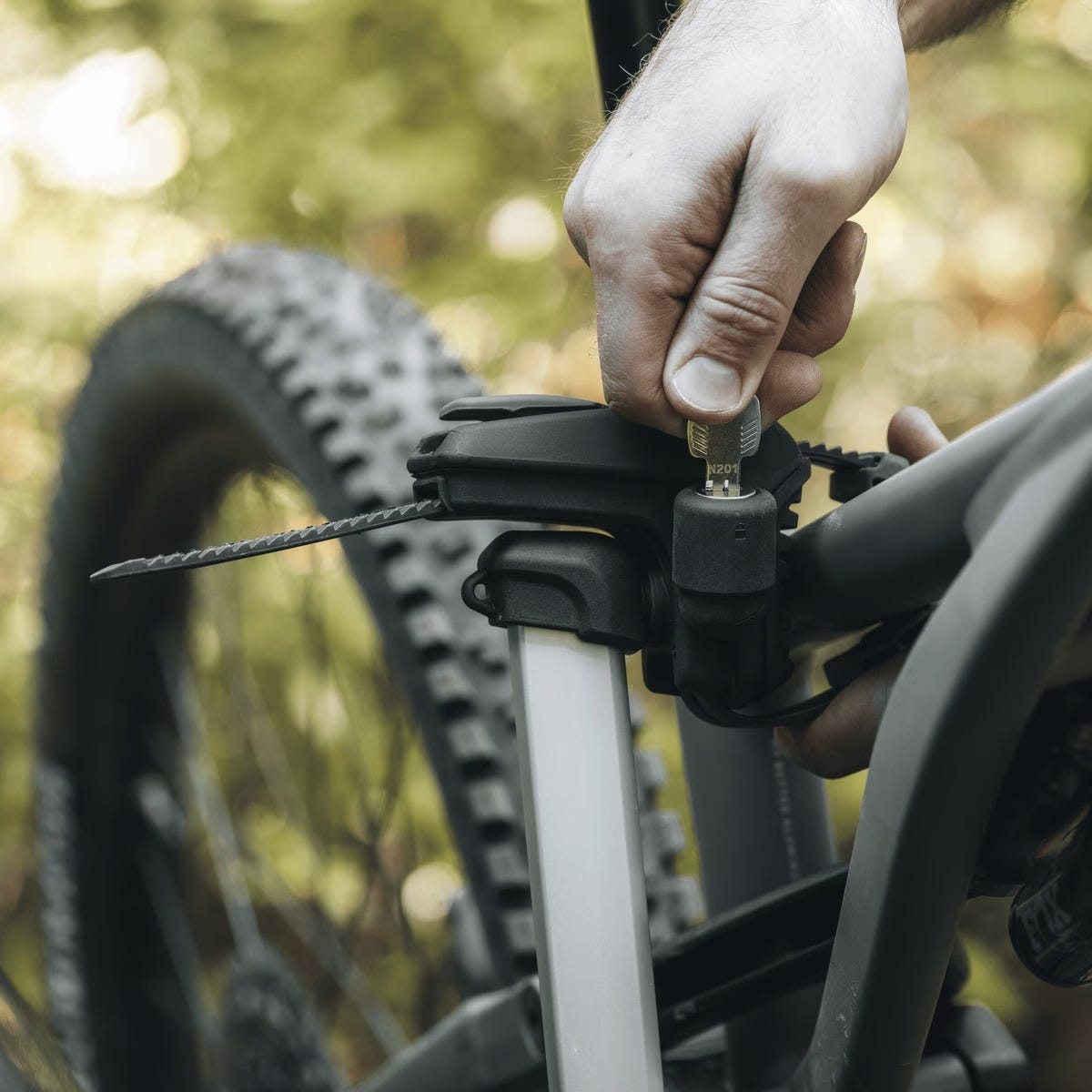 Thule Epos 2 Bike 13 Pin Car Rack