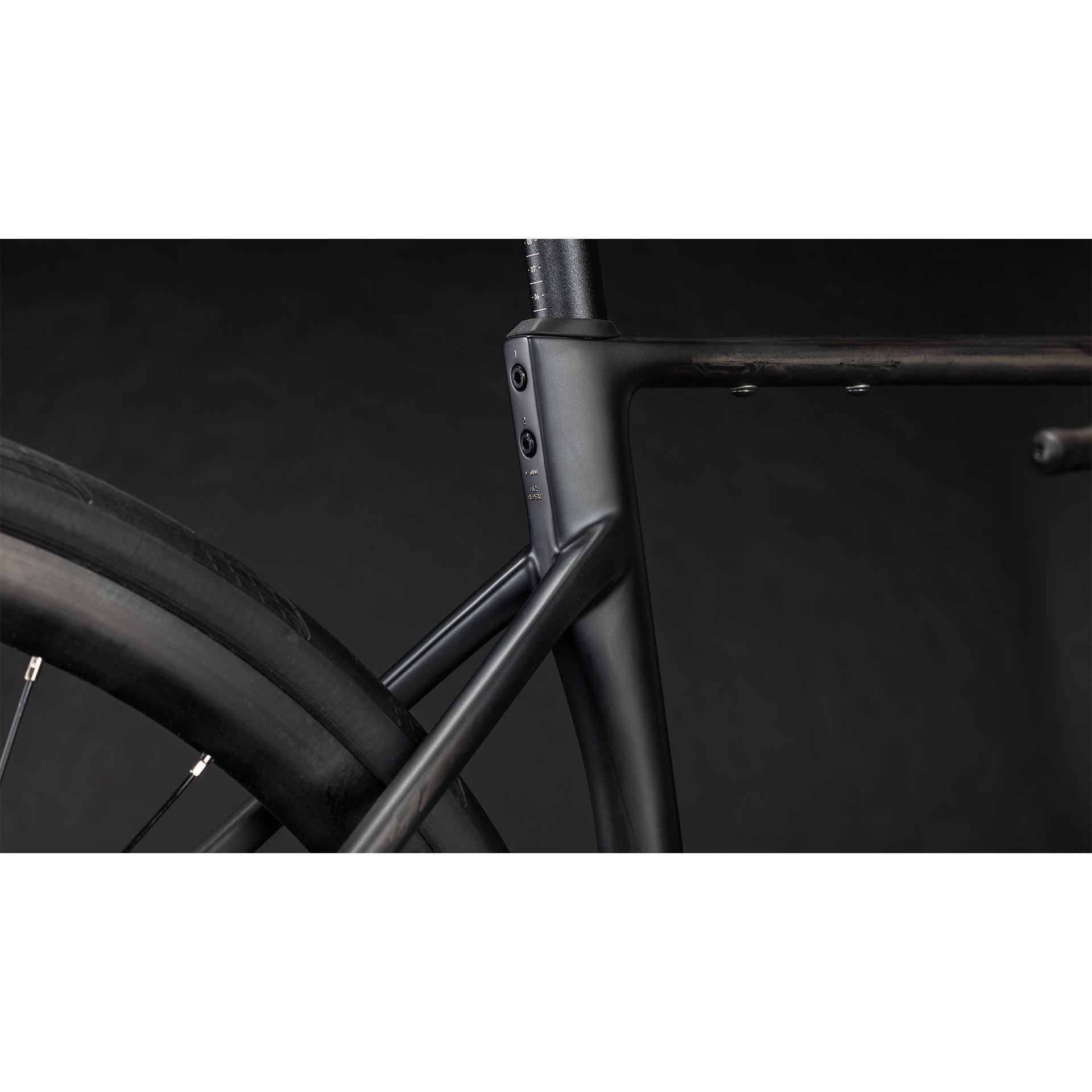 Cube Attain C62 Race Road Bike Blackline