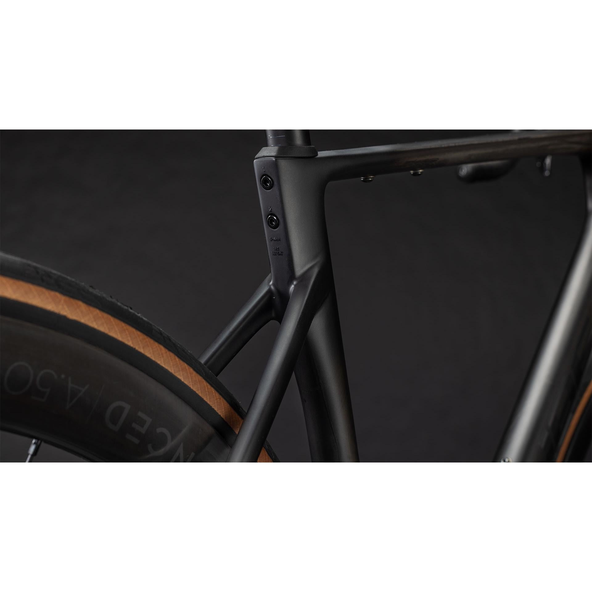 Cube Attain C62 SLT Road Bike Carbon'n'Coalchrome