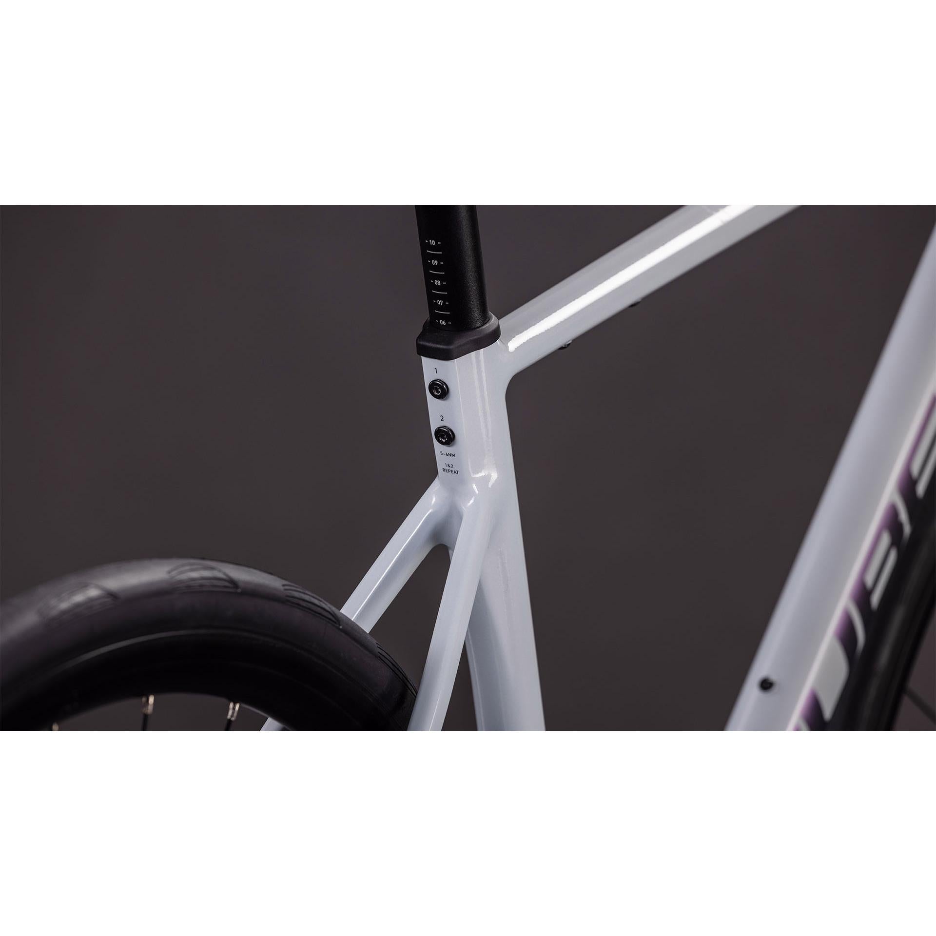 Cube Attain Race Road Bike Foggrey'n'Shift