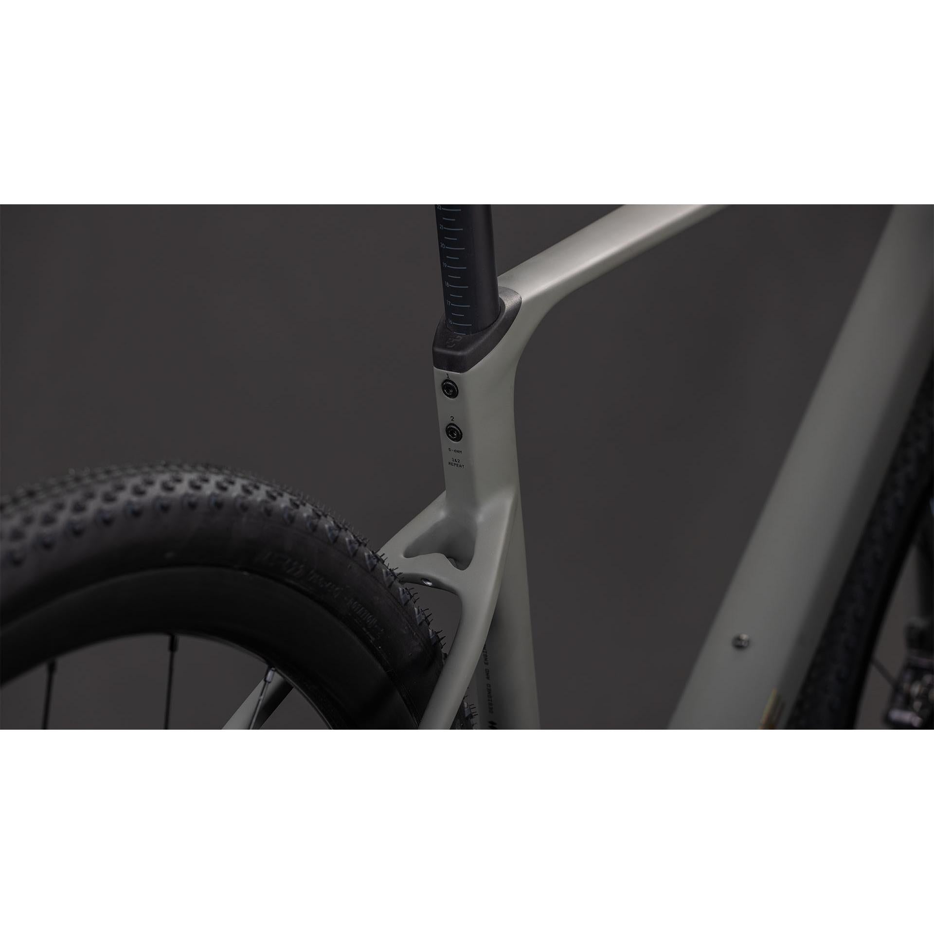 Cube Nuroad C62 EX Gravel Bike Oldgrey'n'Prism