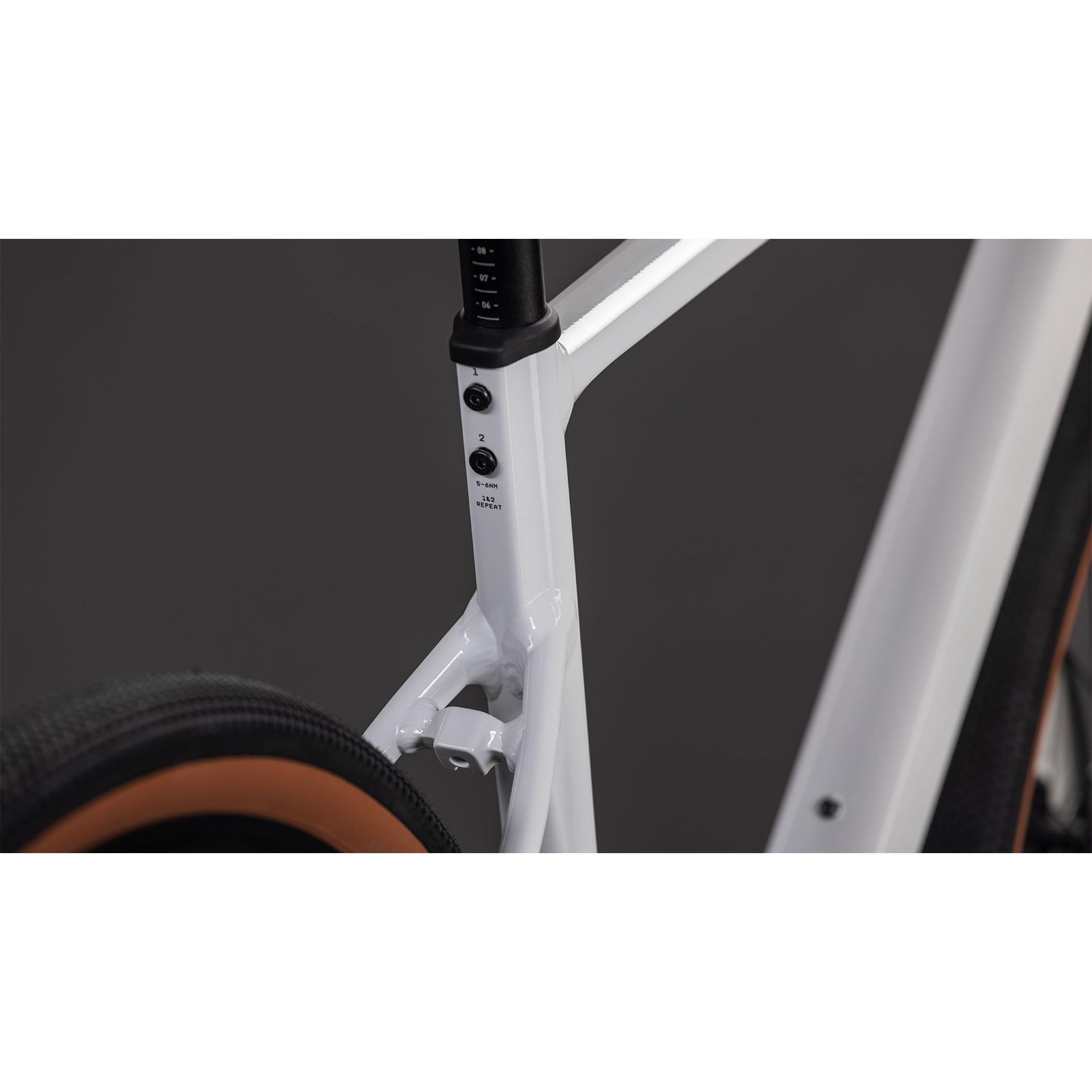 Cube Nuroad EX Gravel Bike Cotton'n'Grey