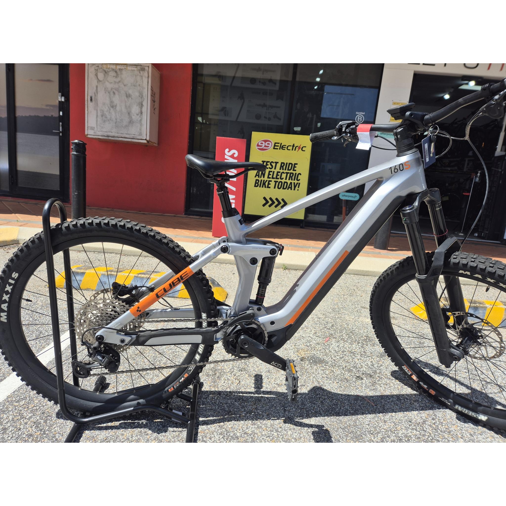 EX-DEMO Cube Stereo Hybrid 160 HPC SL 750 27.5'' Electric Enduro Bike Polar Silver 'n' Orange (Medium)