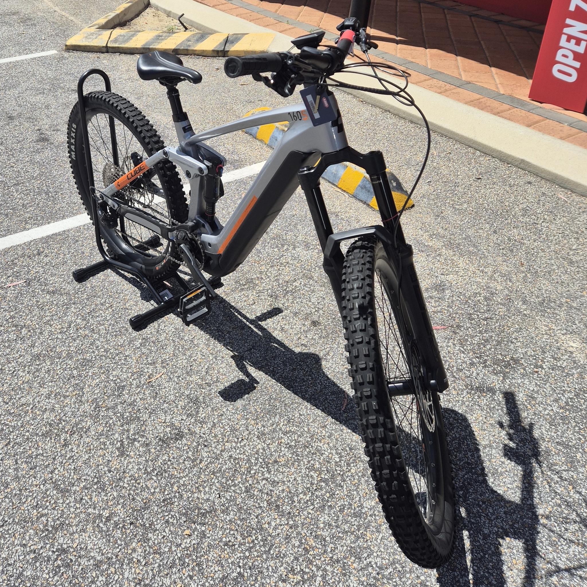 EX-DEMO Cube Stereo Hybrid 160 HPC SL 750 27.5'' Electric Enduro Bike Polar Silver 'n' Orange (Medium)