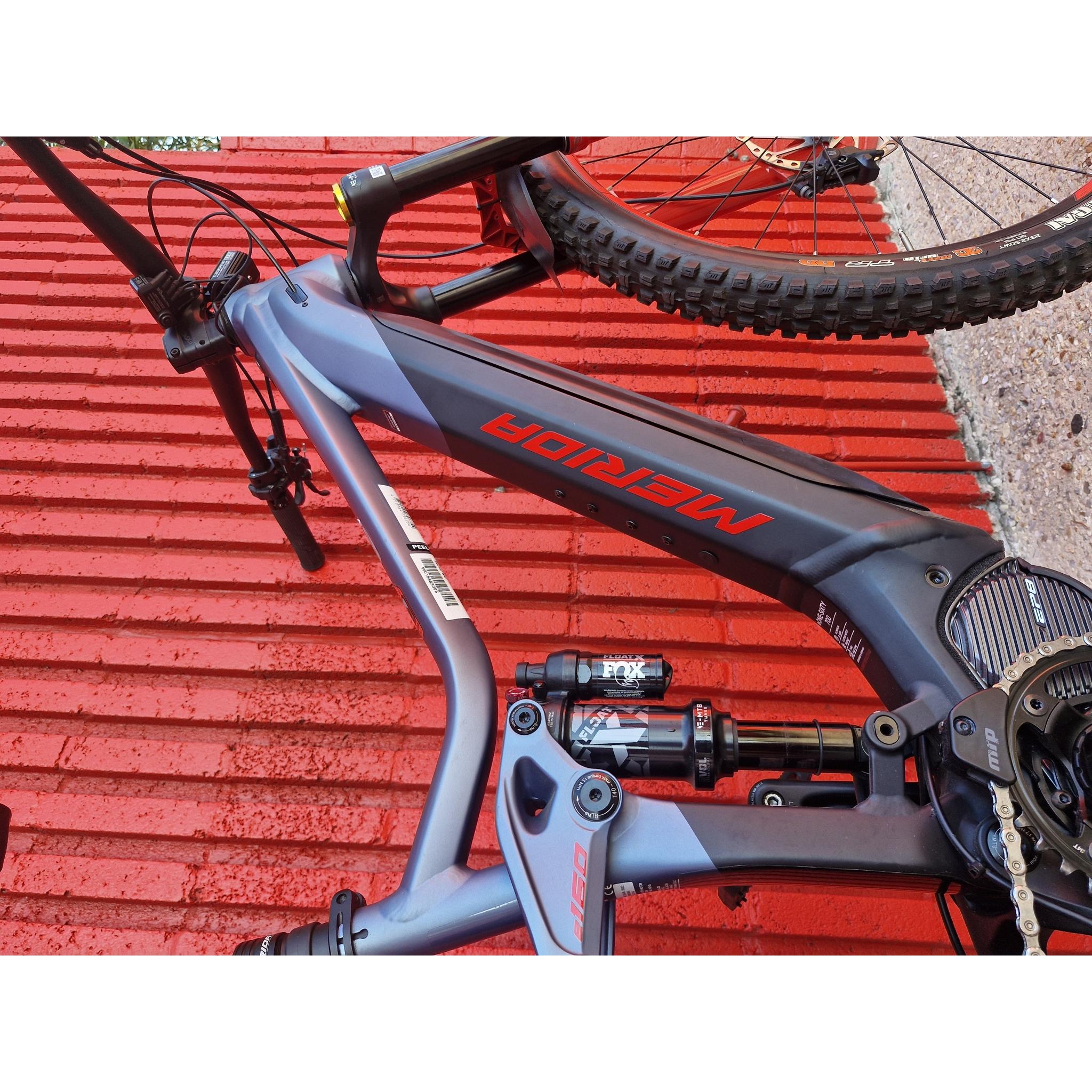 EX-DEMO Merida eOne Sixty 700 Electric Mountain Bike Glossy Matte Blue/Black/Red (Medium)