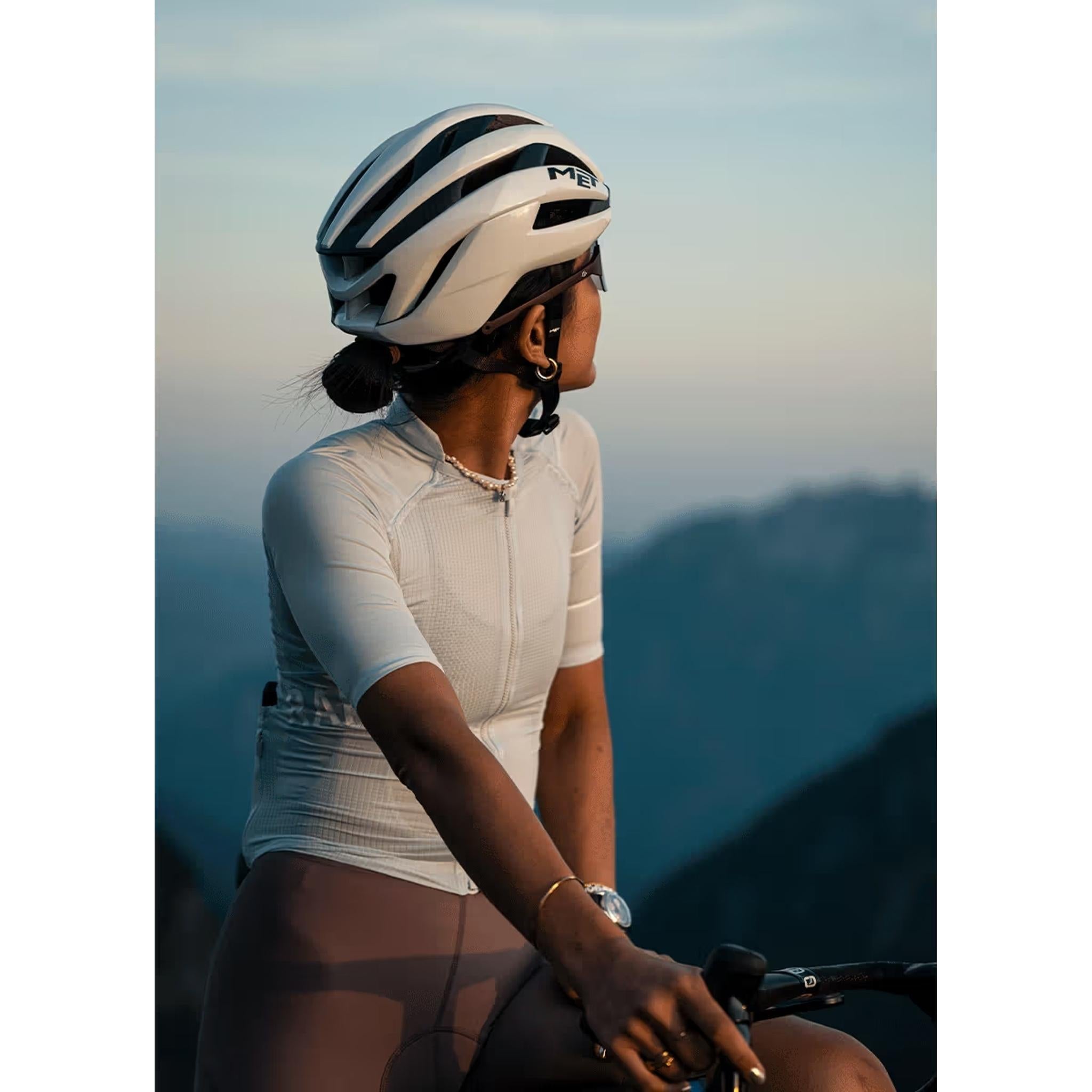 MET Trenta 3K Carbon MIPS Road Helmet Glossy White