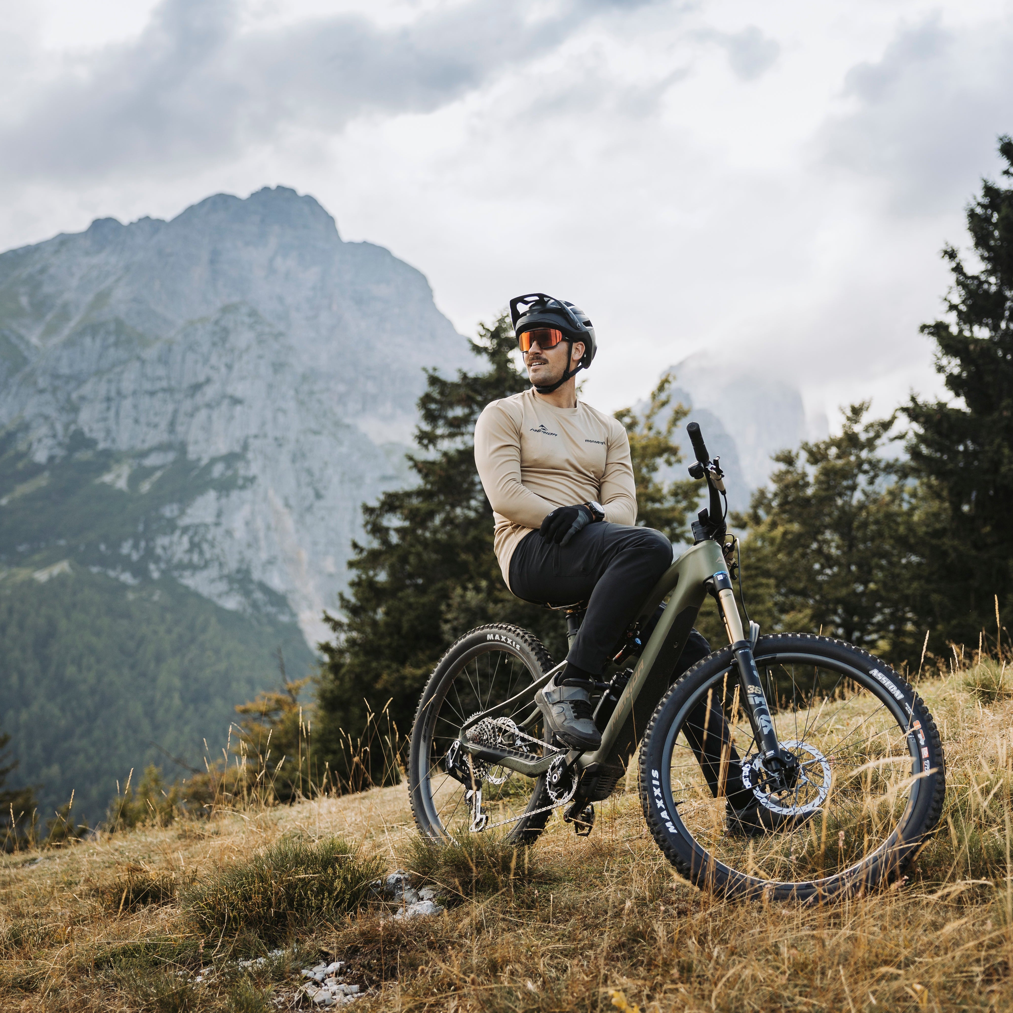 美品 MERIDA eBIG.NINE400 29er E-MTB eBIG_NINE_400_EQ_blublu_MY26.