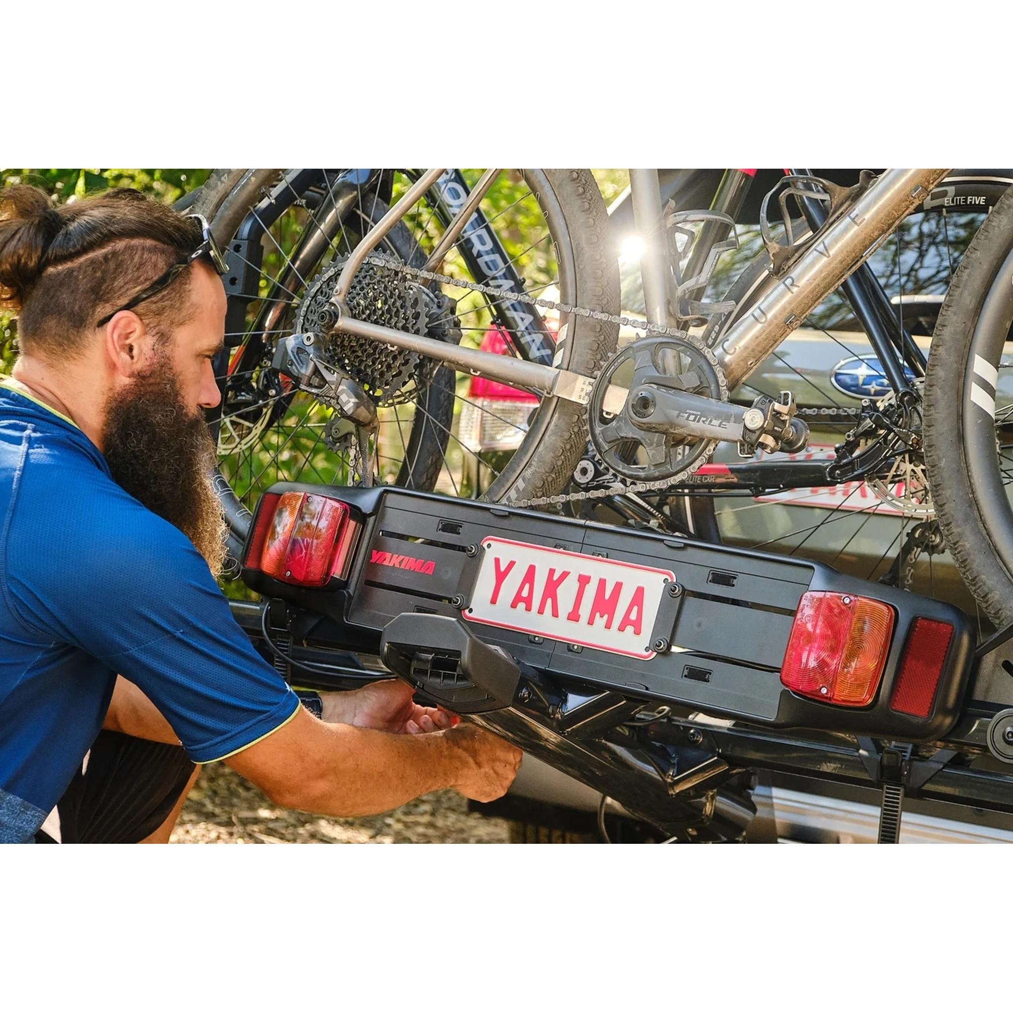 Yakima LightMate ANZ Rear Light and Number Plate Holder
