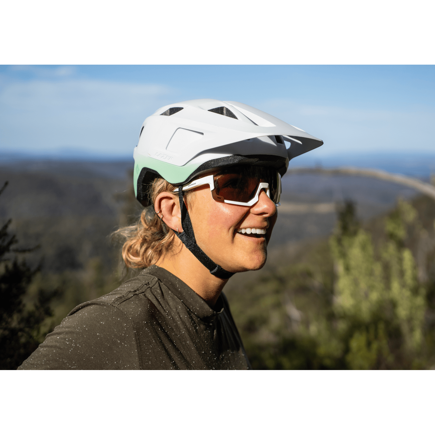 Lazer Finch Kineticore MTB Helmet UNI Matte White Mint