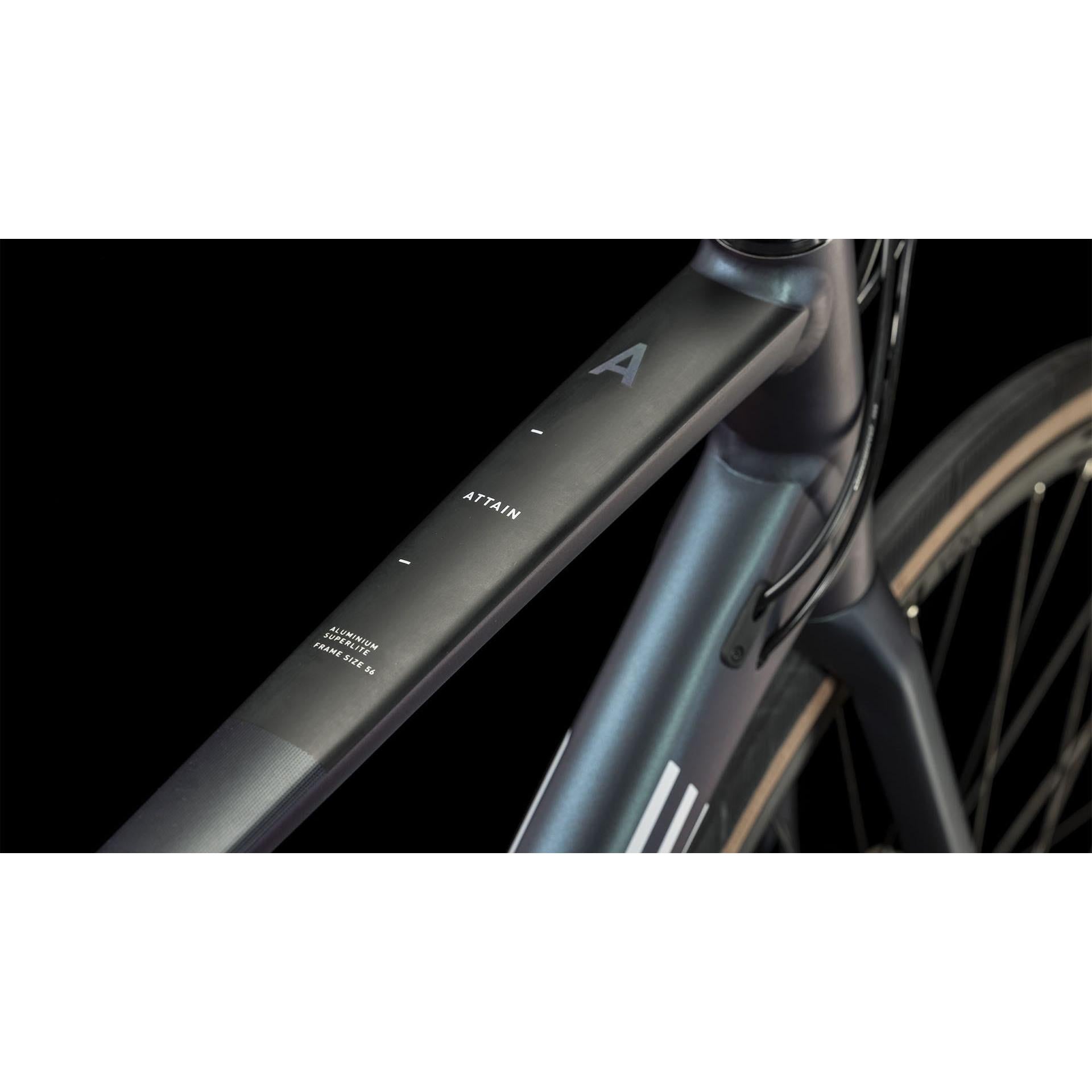 Cube Attain Road Bike Deep Blue'n'White