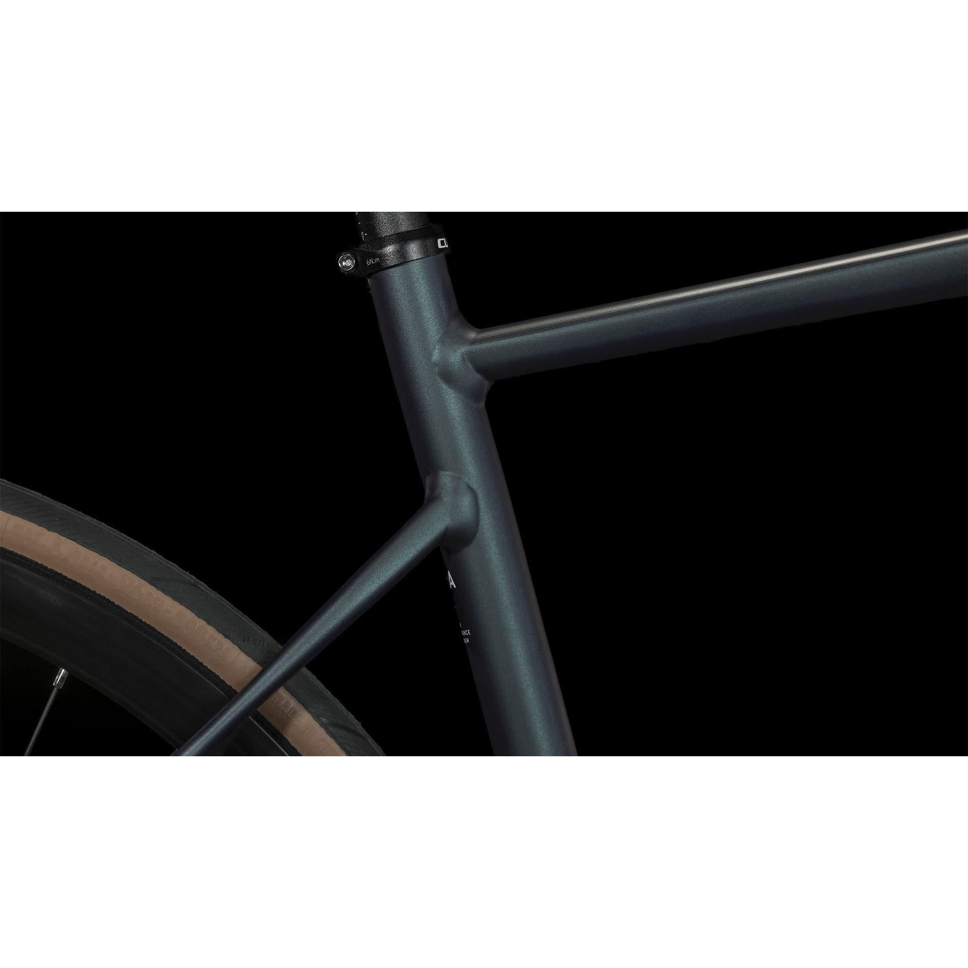 Cube Attain Road Bike Deep Blue'n'White