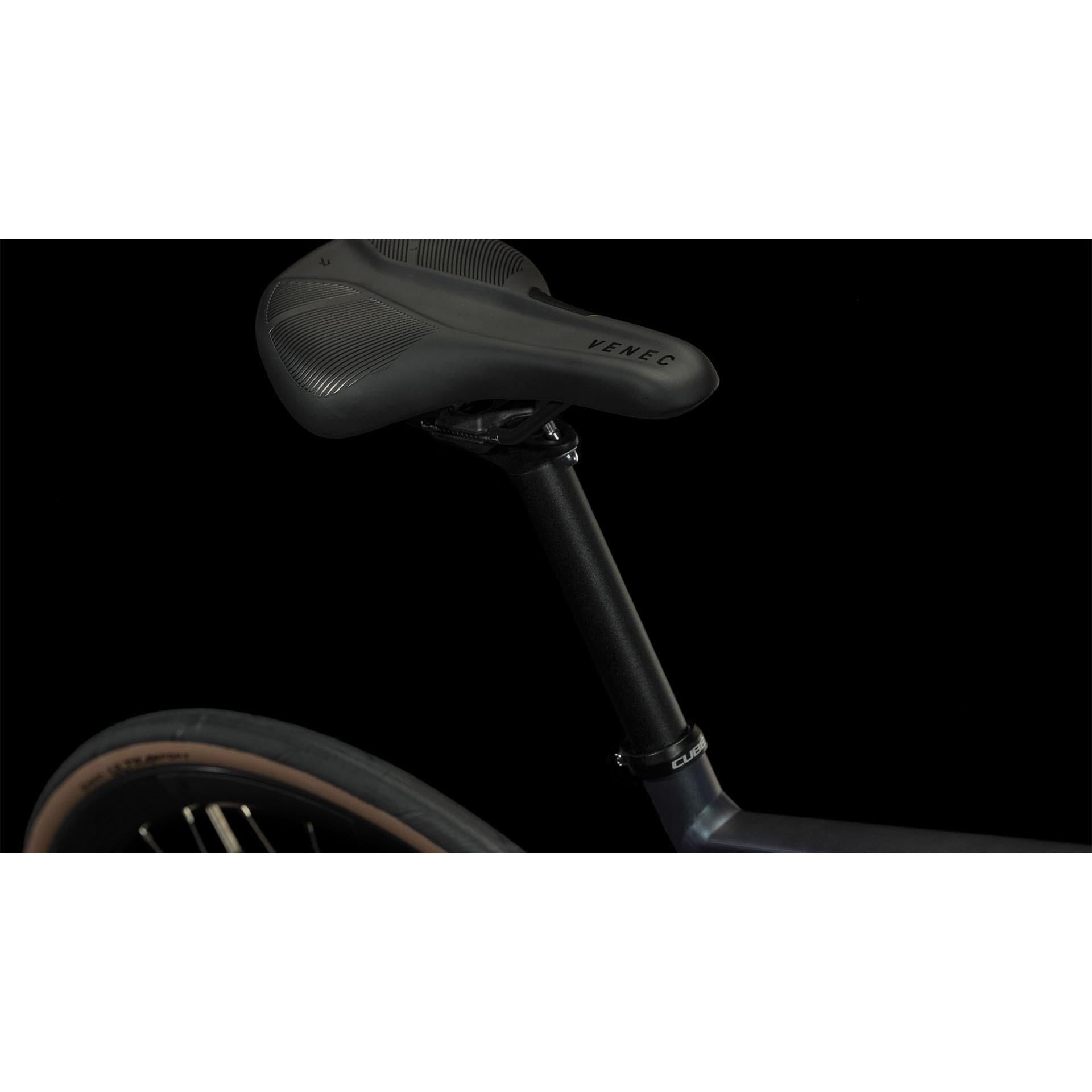 Cube Attain Road Bike Deep Blue'n'White