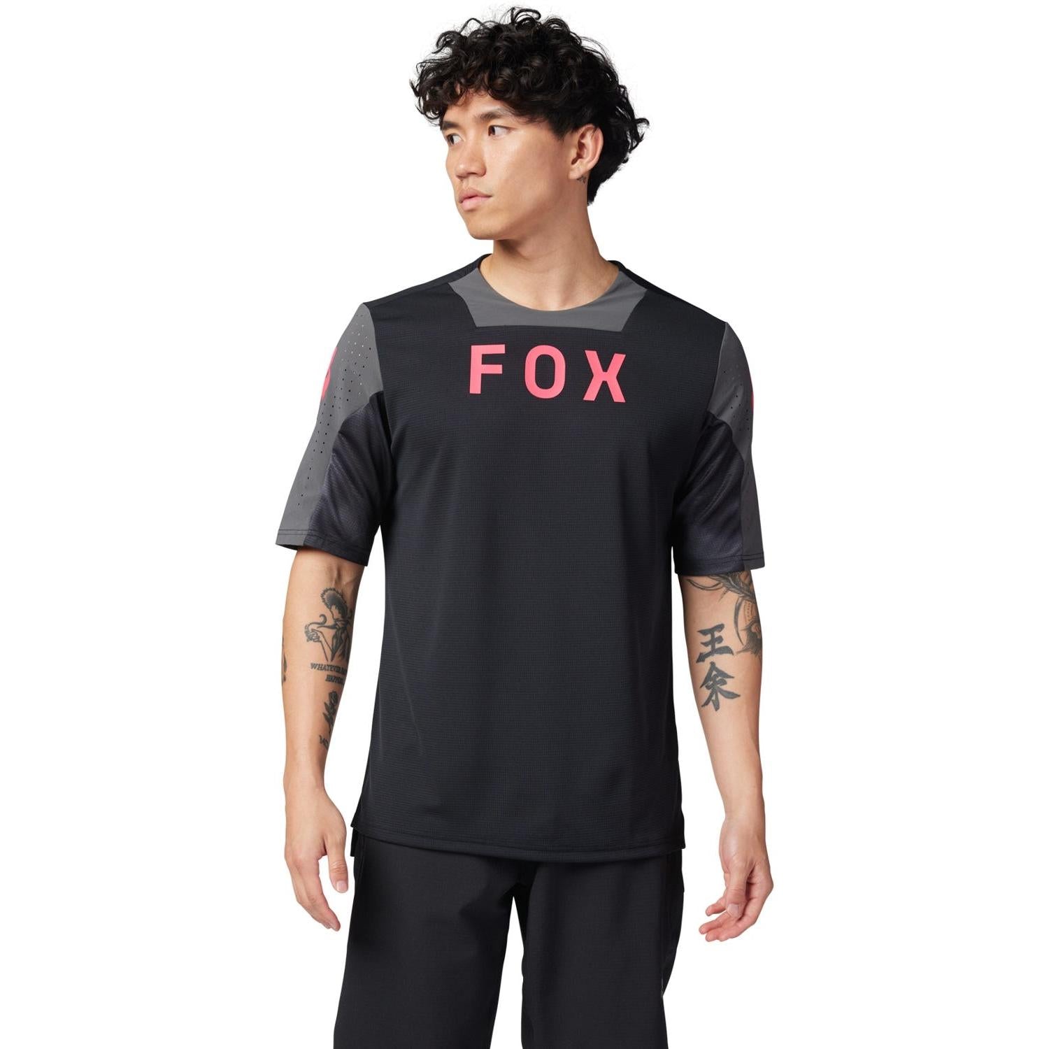 FOX Defend Short Sleeve Jersey Taunt Black 2024