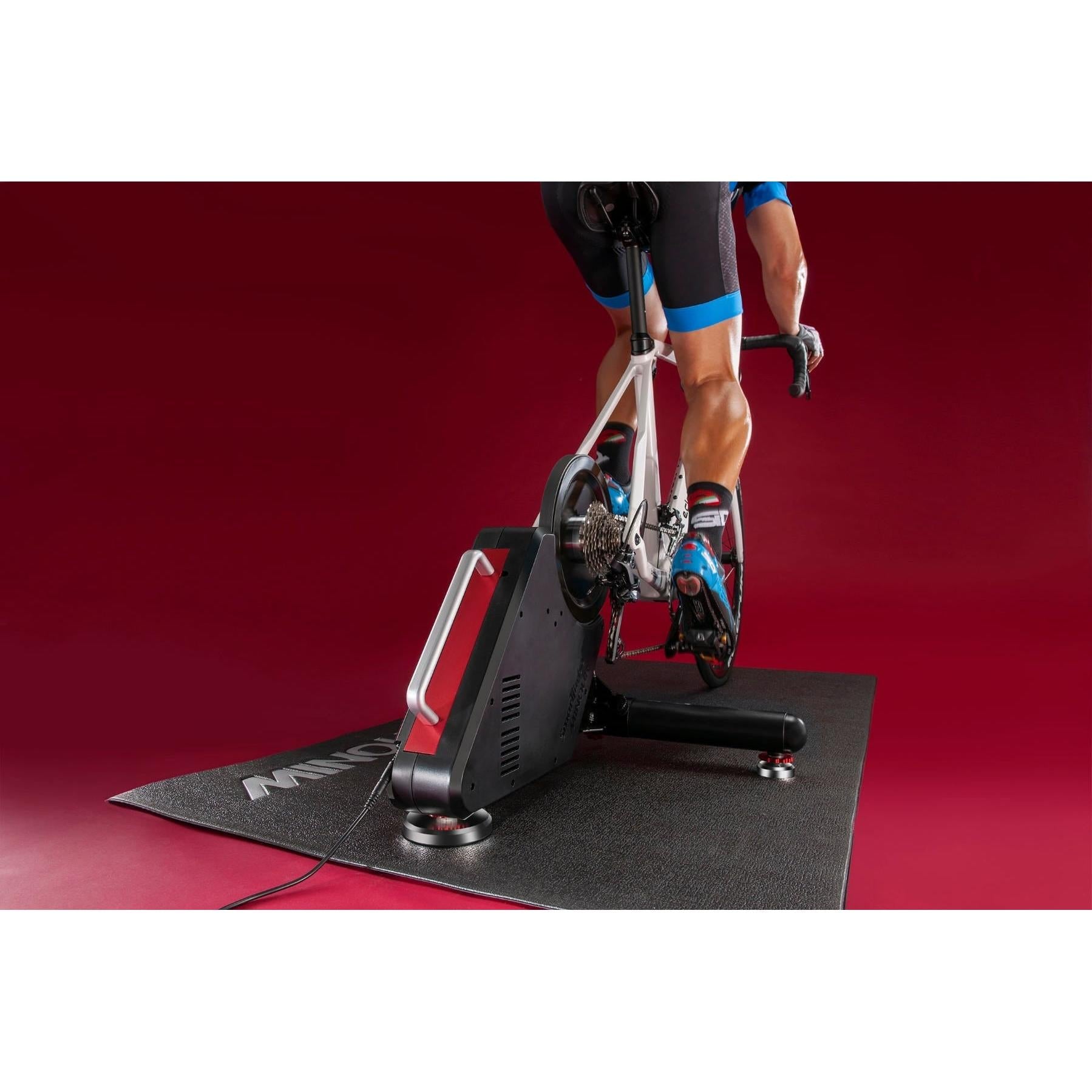 Minoura Kagura Direct Drive Smart Indoor Trainer