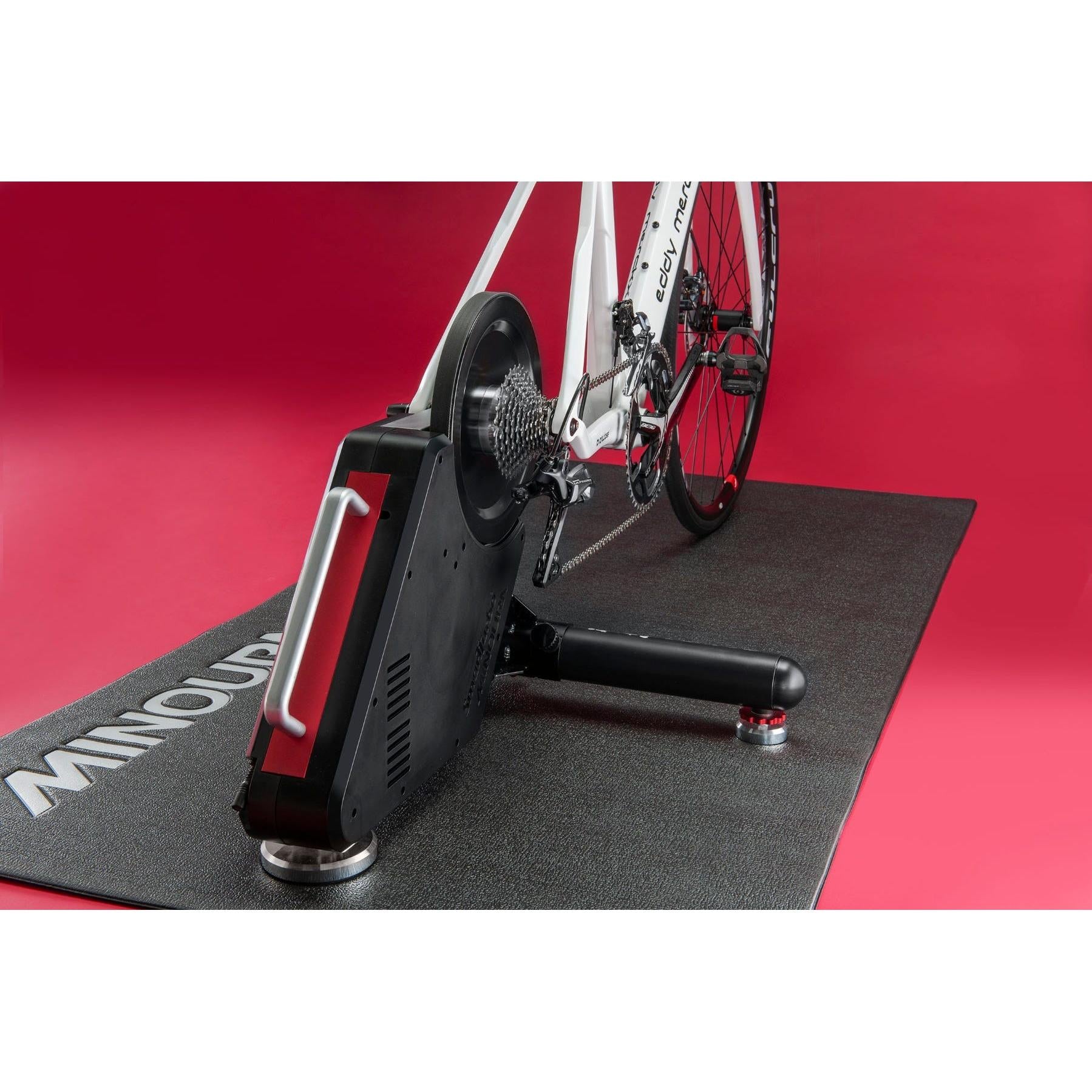 Minoura Kagura Direct Drive Smart Indoor Trainer