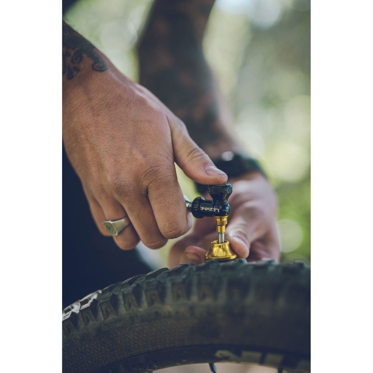 Lezyne Tubeless CO2 Blaster Black/Gold