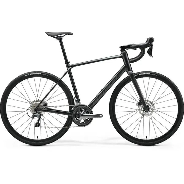 Merida Scultura Endurance 300 Road Bike Silk Black/Dark Silver