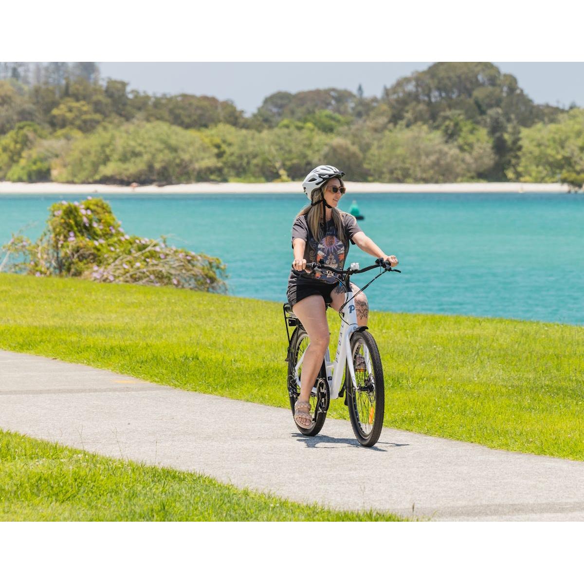 Pedal Comet 3 Disc Electric Hybrid Bike Pearl White