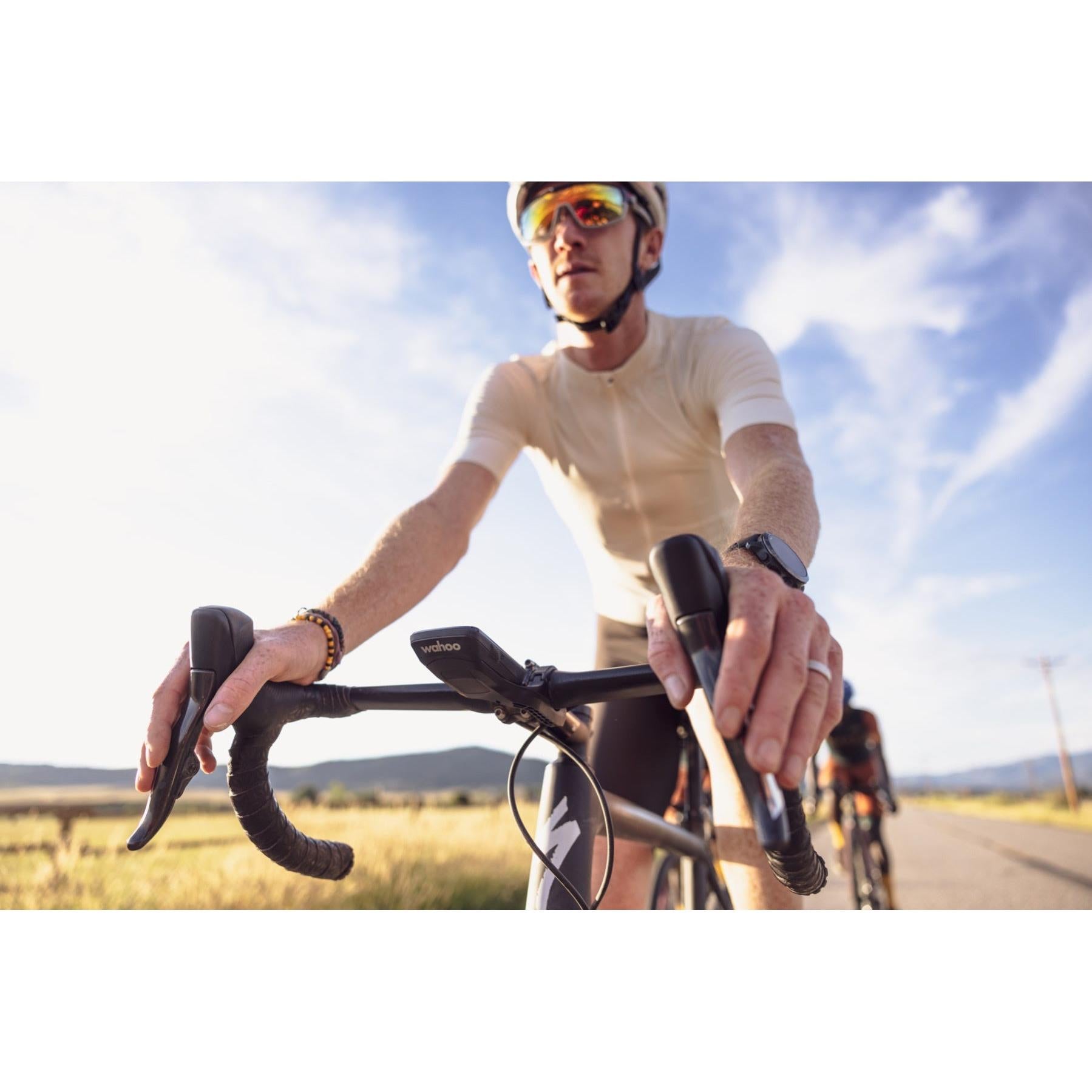 Wahoo ELEMNT ROAM 2.0 GPS Bike Computer - Bundle